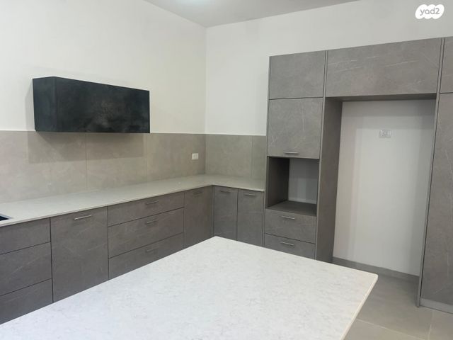 דו משפחתי, קרית טבעון