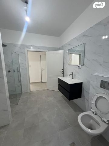 דו משפחתי, קרית טבעון