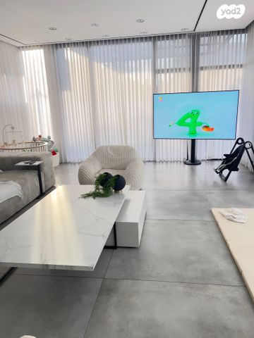 דו משפחתי, סביון