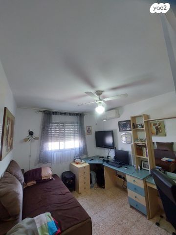 דירה, רמות יצחק, נשר