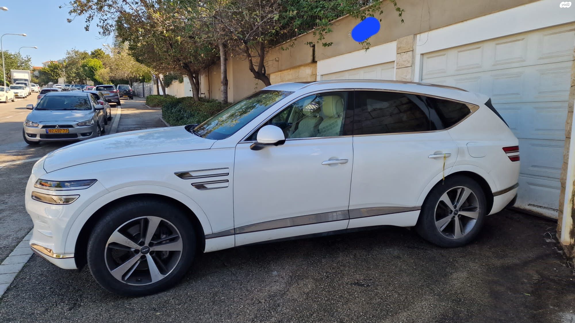 מודעת רכב ג'נסיס GV80