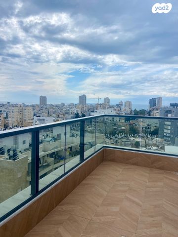 גג/ פנטהאוז, מ"ג 15, לב העיר, בת ים