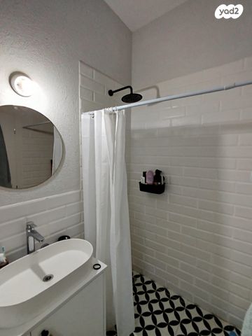 דו משפחתי, הכלנית, נופים, נופים