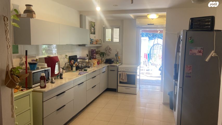 דו משפחתי, האלה, קציר