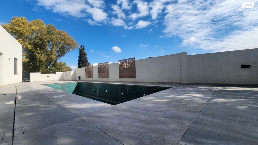 בית פרטי/ קוטג', ראש פינה