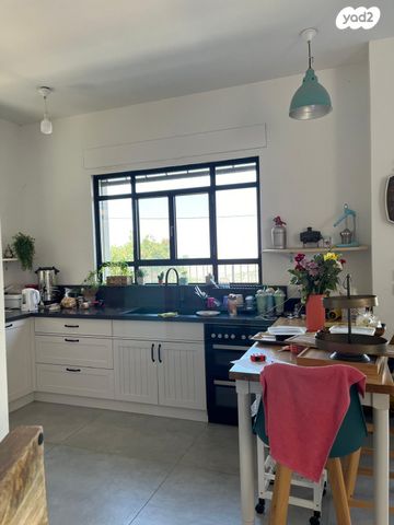 דו משפחתי, הכלנית, נופים, נופים