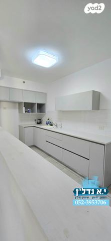 דירה, הכרמל, יבנה