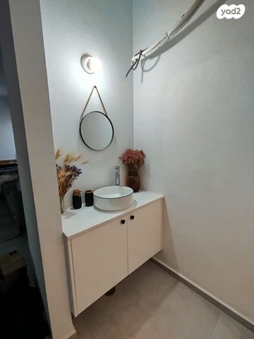 דו משפחתי, הכלנית, נופים, נופים