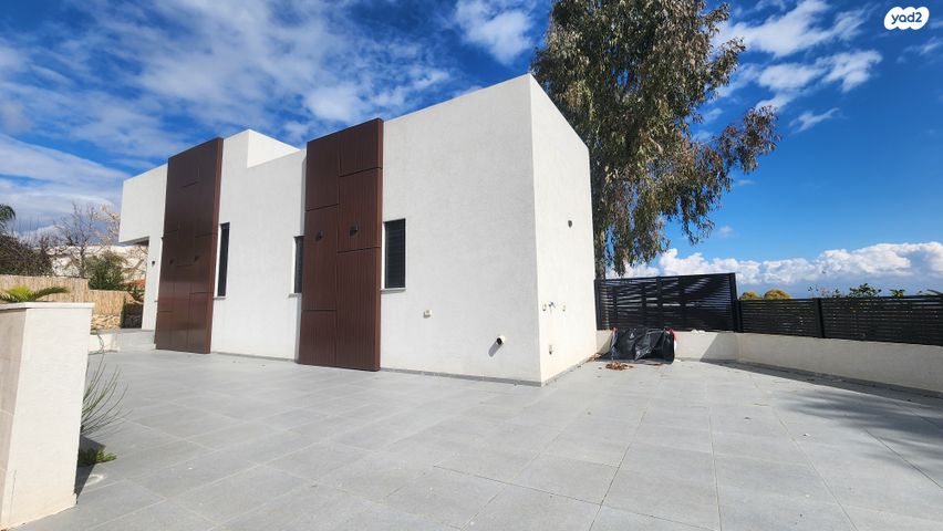 בית פרטי/ קוטג', ראש פינה