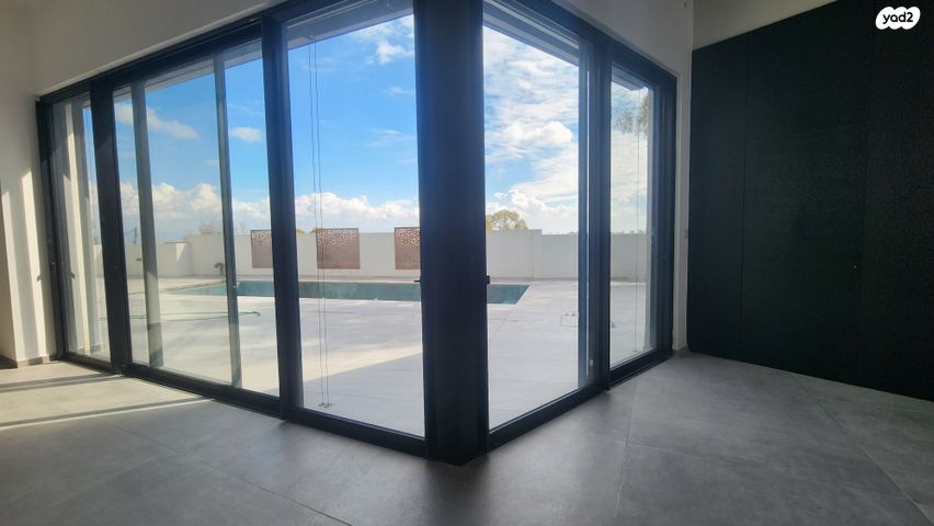 בית פרטי/ קוטג', ראש פינה