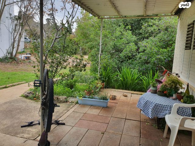 דו משפחתי, יחיעם