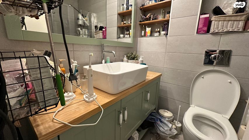 דירה, גרציאני יצחק, גני שרונה, קרית הממשלה, תל אביב יפו