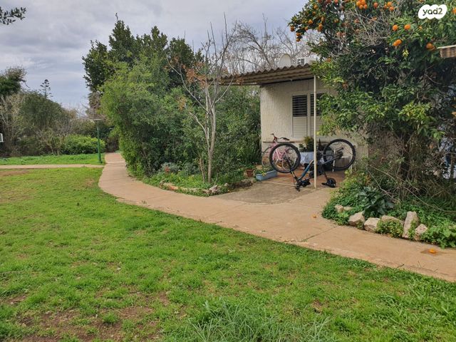 דו משפחתי, יחיעם