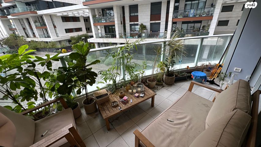 דירה, גרציאני יצחק, גני שרונה, קרית הממשלה, תל אביב יפו