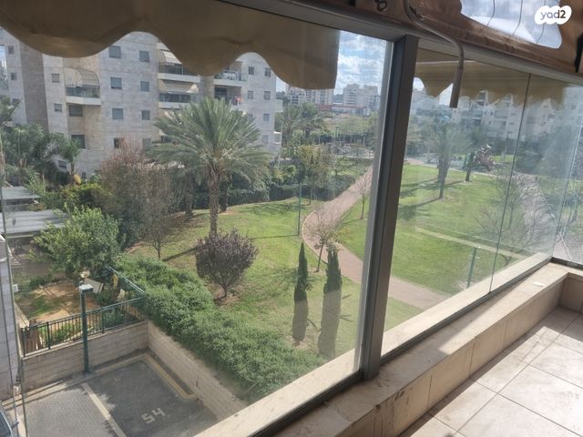 דירה, שמעון דובנוב, רחובות הצעירה, רחובות