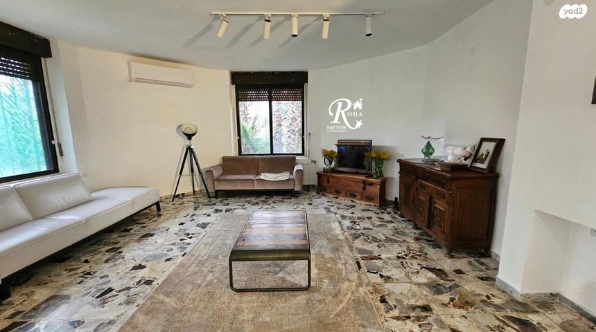 בית פרטי/ קוטג', סביון