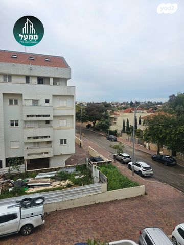 דירה, שפינוזה, שיכון אשר, רעננה