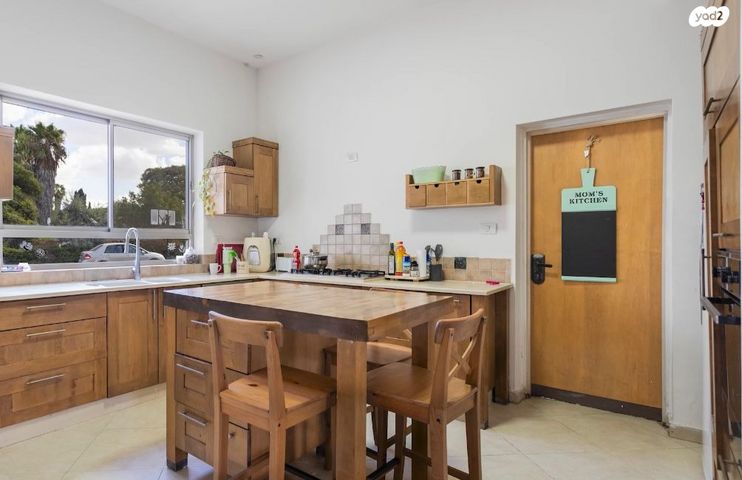 בית פרטי/ קוטג', אומץ