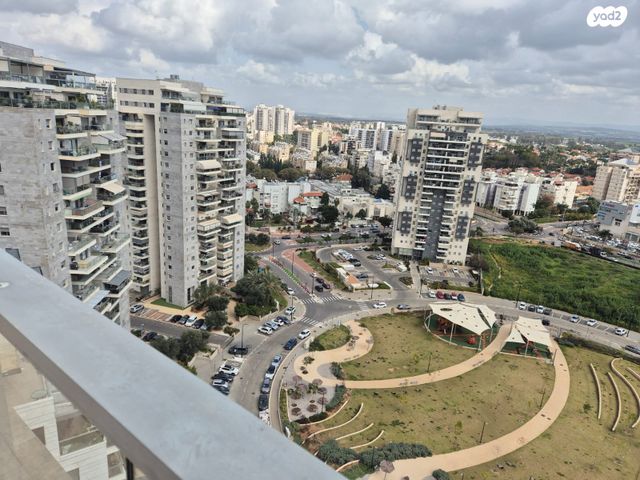 גג/ פנטהאוז, נתן אלתרמן 8, רחובות החדשה, רחובות