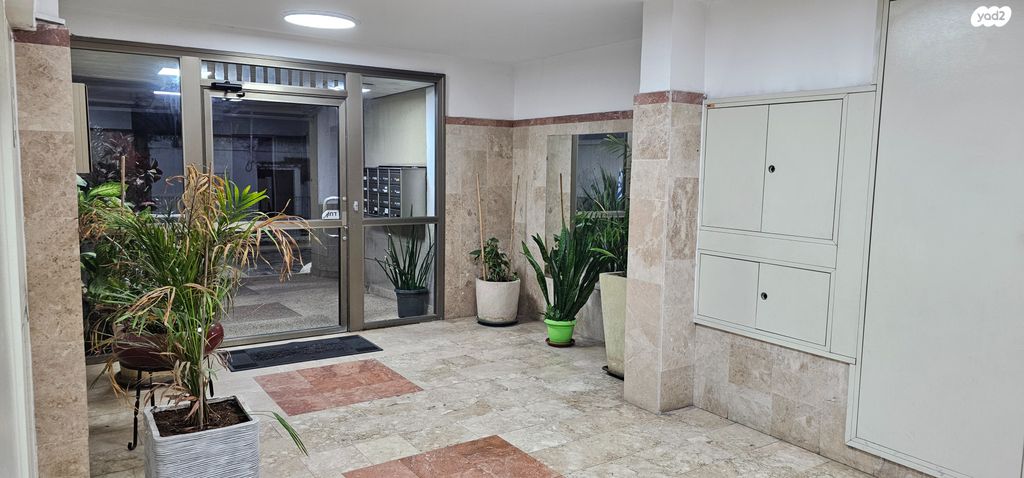 דירה, כנסת ישראל, שעריה, פתח תקווה