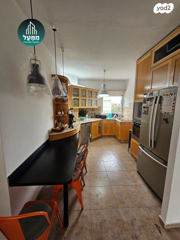 דירה, שפינוזה, שיכון אשר, רעננה