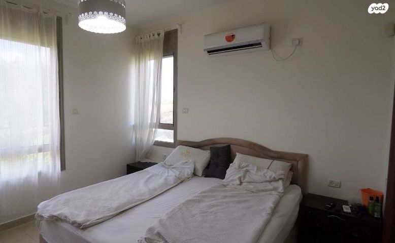 בית פרטי/ קוטג', אומץ