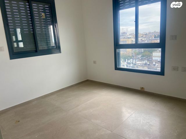 גג/ פנטהאוז, מ"ג 15, לב העיר, בת ים