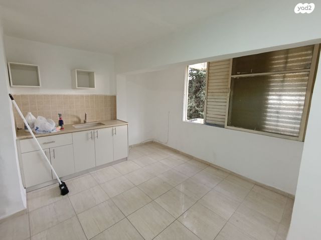 דירה, הרב קוק 128, שכונה ותיקה - מרכז העיר, מעלות תרשיחא