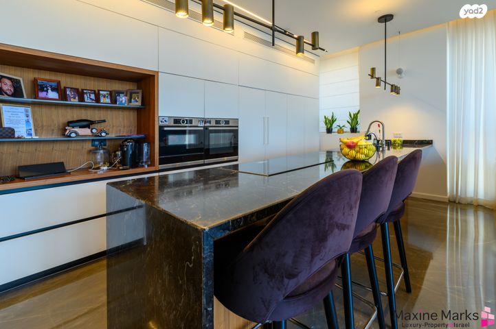 גג/ פנטהאוז, עוזי חיטמן, עיר ימים, נתניה