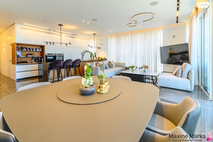 גג/ פנטהאוז, עוזי חיטמן, עיר ימים, נתניה