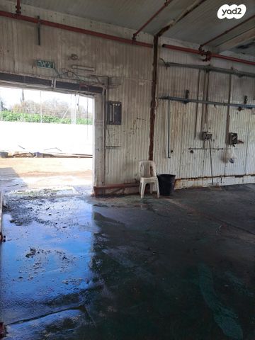 מבני תעשיה, היוצר, כפר תבור