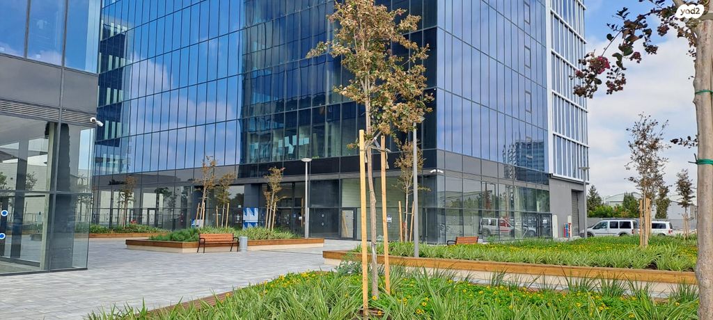 חנויות/ שטח מסחרי, הוד השרון