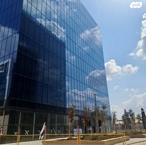 חנויות/ שטח מסחרי, הוד השרון