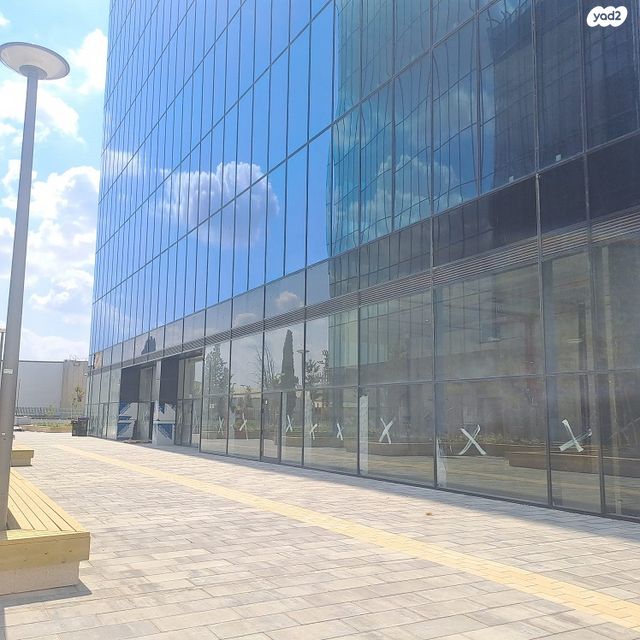 חנויות/ שטח מסחרי, הוד השרון