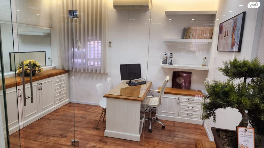 משרדים, שדרות דואני, יבנה