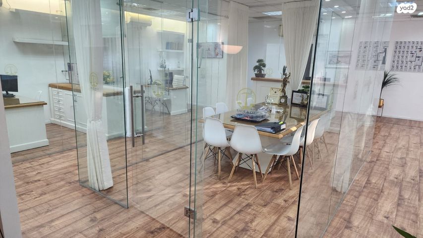 משרדים, שדרות דואני, יבנה