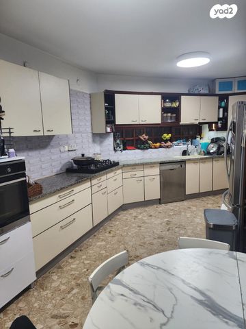 בית פרטי/ קוטג', הרצל 9, עיר, מרכז העיר, נהריה