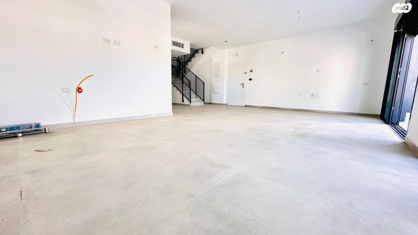 גג/ פנטהאוז, דבורה עומר, נאות שדה, רעננה