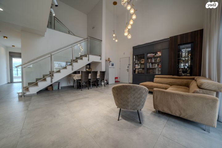 גג/ פנטהאוז, הקהילה 13, בצוותא, חריש