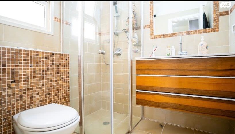 דירה, אליהו בן חור, הדר המושבות החדשה / אם המושבות החדשה, פתח תקווה