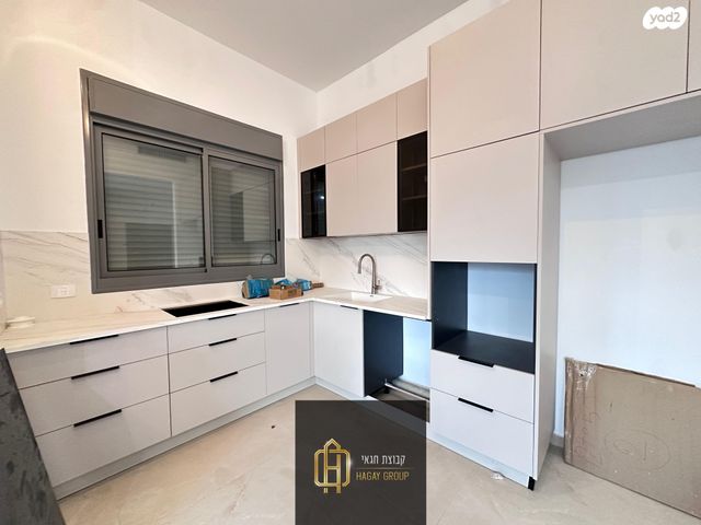 דירת גן, אסירי ציון 7, קרית שלום, תל אביב יפו