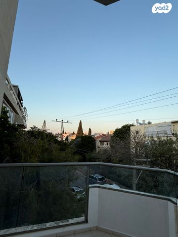 דירה, קרית יערים, רמת השרון