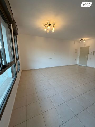 דירה, קרית יערים, רמת השרון