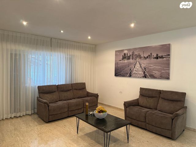 דו משפחתי, כפר יונה