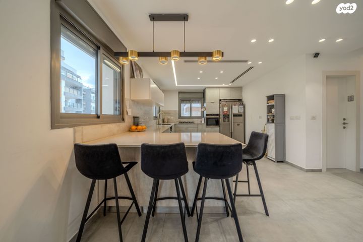 גג/ פנטהאוז, הקהילה 13, בצוותא, חריש