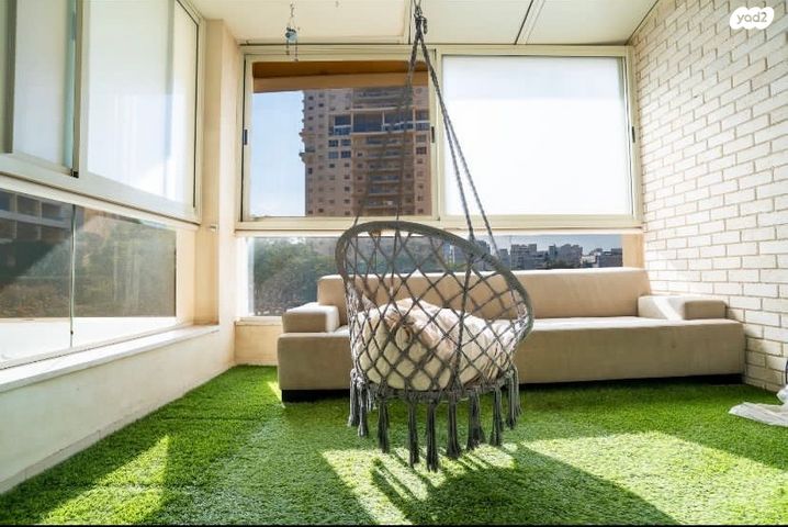 דירה, אליהו בן חור, הדר המושבות החדשה / אם המושבות החדשה, פתח תקווה