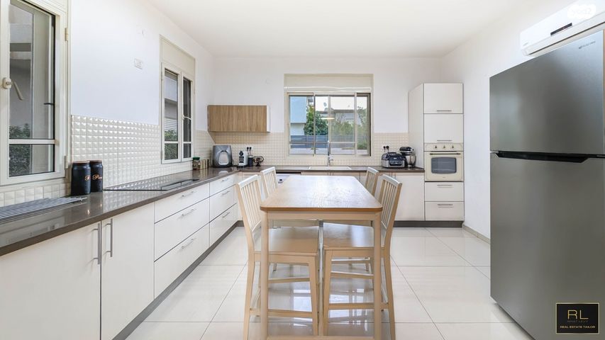 דו משפחתי, נחלים, עתלית