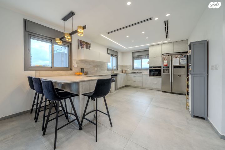 גג/ פנטהאוז, הקהילה 13, בצוותא, חריש