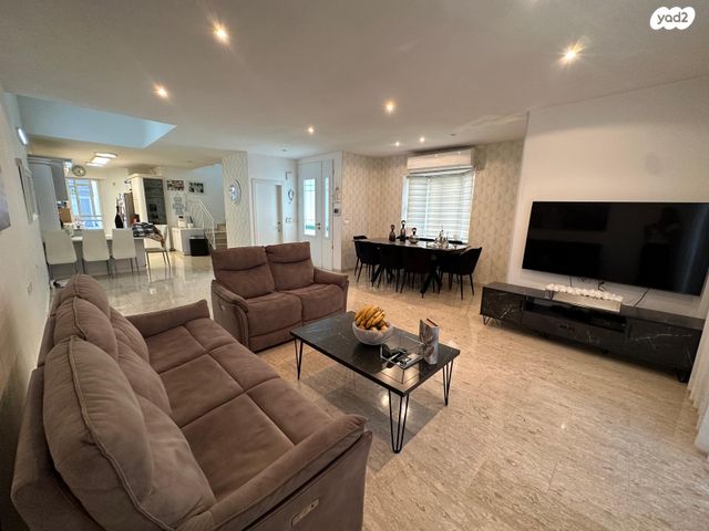 דו משפחתי, כפר יונה