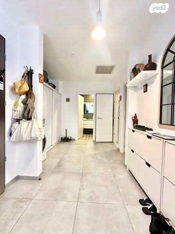 דירה, הגיבור האלמוני 33, יד אליהו, תל אביב יפו